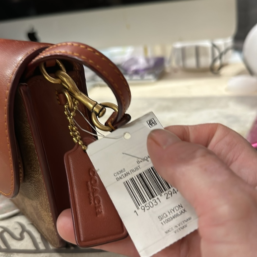 crossbody new with tags - Picture 3 of 7